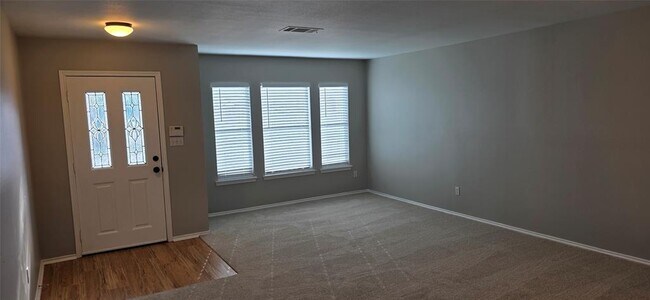 Building Photo - 3037 Bradford Park Dr