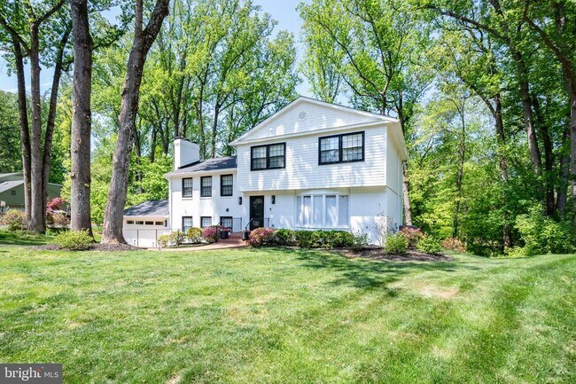 Building Photo - 1554 Forest Villa Ln