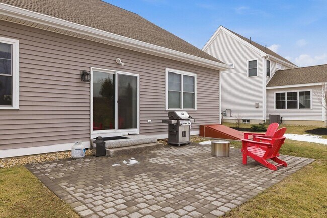 Building Photo - 40 Sage Ln