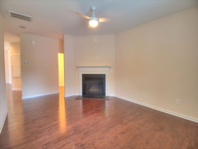 Building Photo - Charming 4-Bed, 3-Bath Home for Rent in Ru...