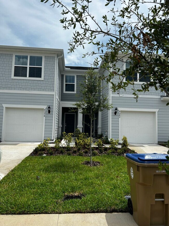 Building Photo - Move In ASAP!! - Brand New 3 bedroom 2.5 bath Townhouse for rent in Kissimmee, FL.