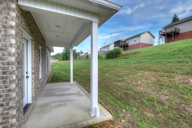 Building Photo - 2075 Haystack Cir