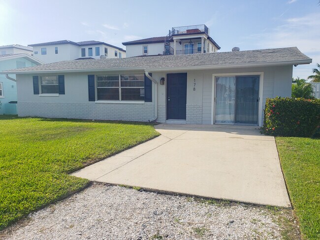 Building Photo - 178 175th Ave E