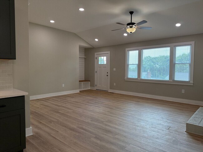 Building Photo - **Coming Soon**Completely Renovated Corner Lot Near Downtown Greenville