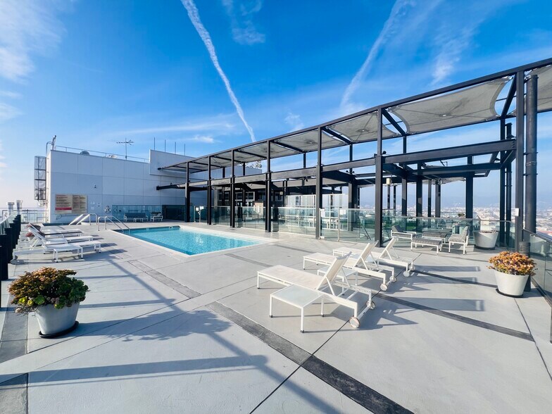 Building Photo - 3810 Wilshire Blvd