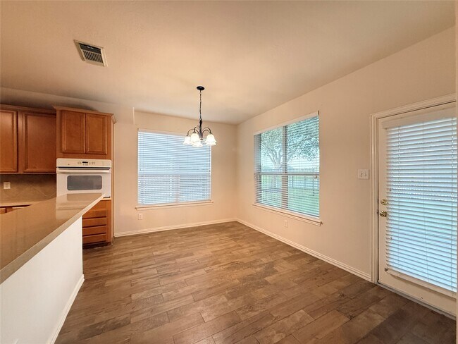 Building Photo - 2144 Brittany Colony Dr