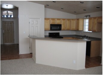 Kitchen - 7144 Quail Springs Pl NE