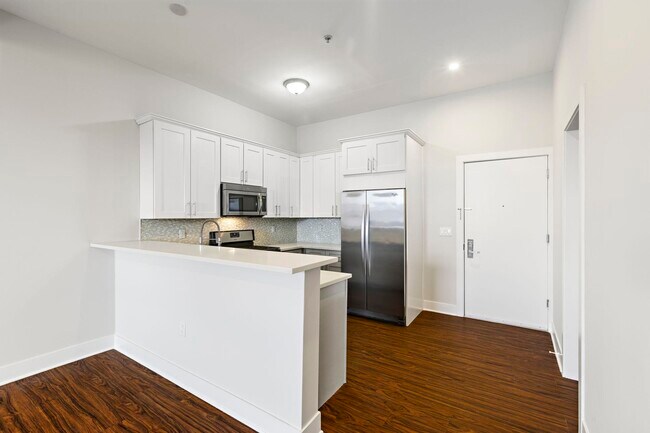 Building Photo - 6200 Hudson Ave