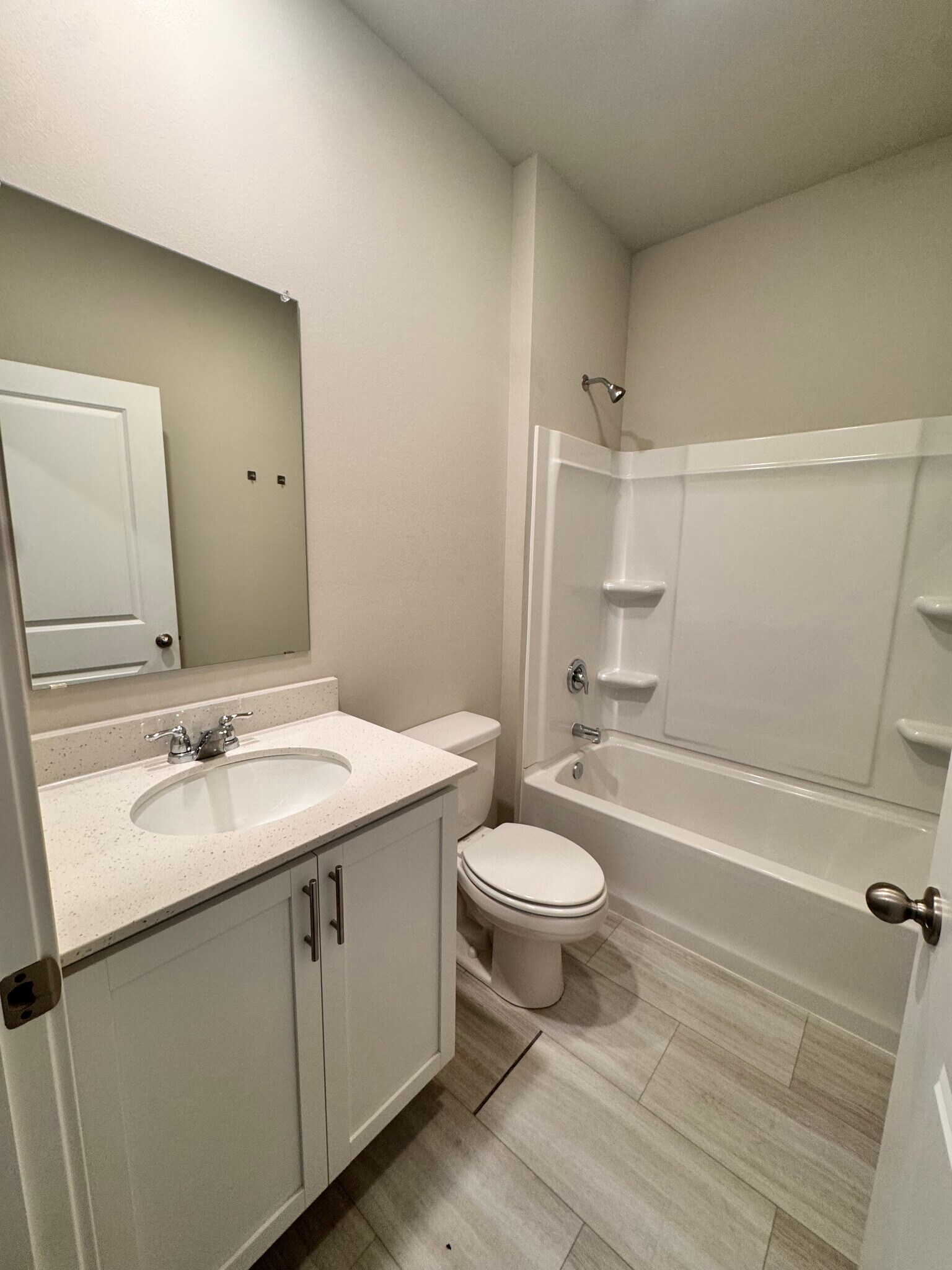 Building Photo - 709 E Bear Dr