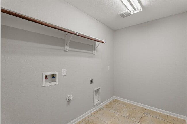 Building Photo - 13026 Davenport Hills Ln