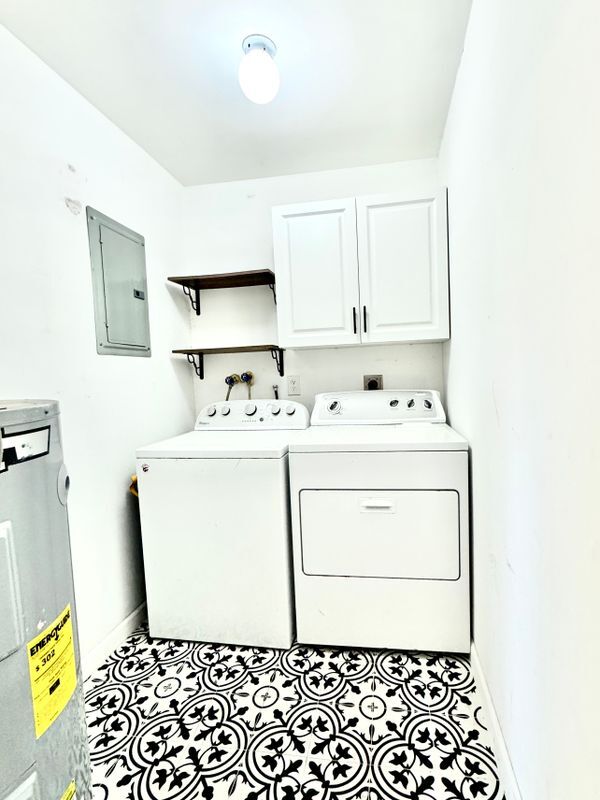 Building Photo - 3005 1/2 NW 68th St, 9D
