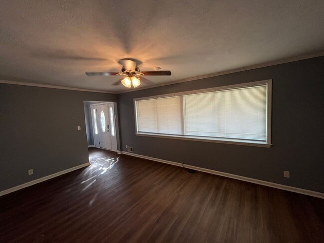 Building Photo - Great Family Home, Located off of Moon Road. Must See!!