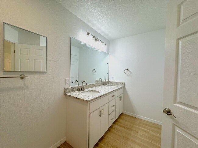 Building Photo - 8790 E Albertson Ct