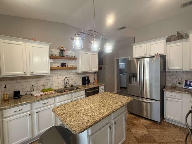 Building Photo - 4216 Shadow Ln