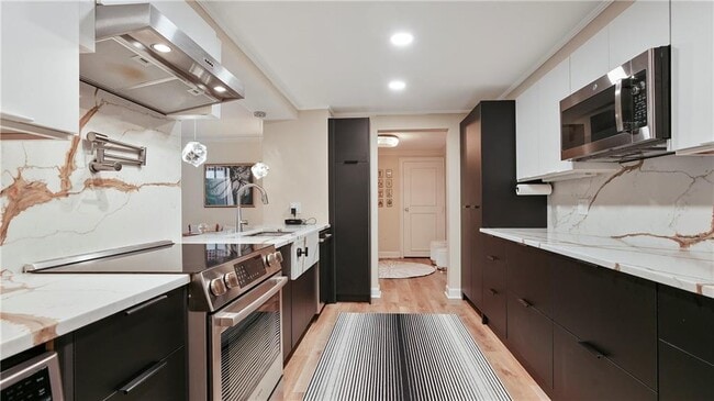 Building Photo - 2637 Peachtree Rd NE