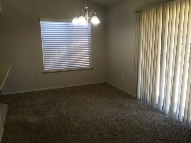 Building Photo - Anderson Home with Open Floor Plan