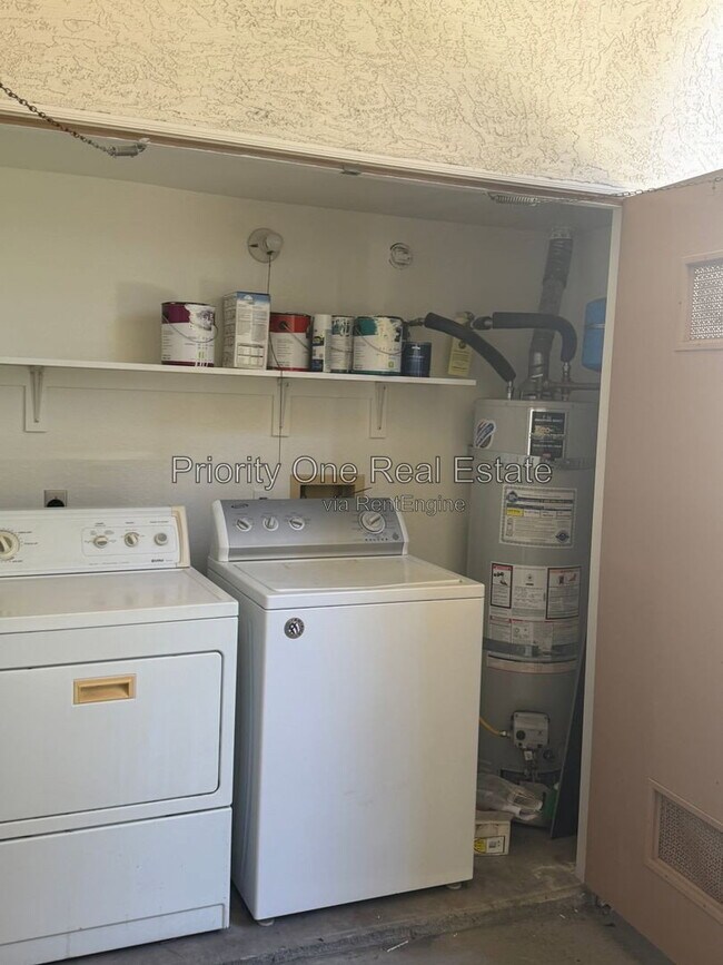 Building Photo - 10844 Sabre Hill Dr