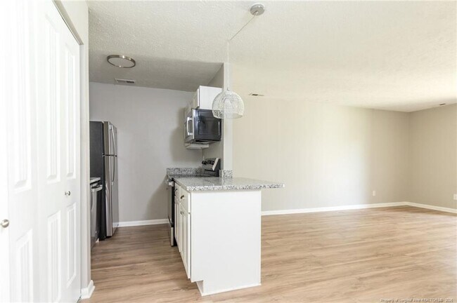 Building Photo - 1128 Southwood Dr