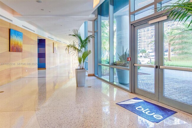 Building Photo - 601 NE 36th St