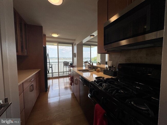Building Photo - 501 Slaters Ln