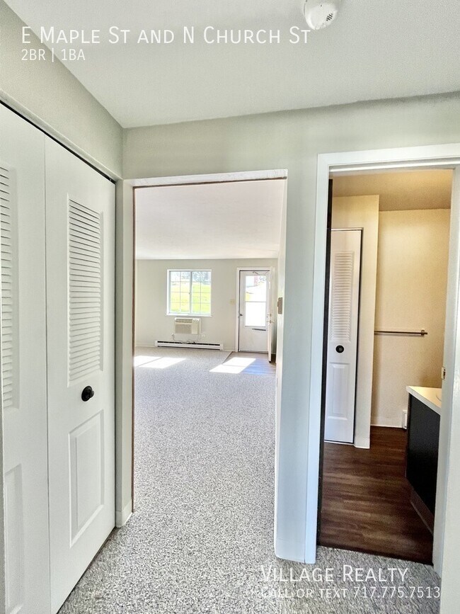 Building Photo - 361 E Maple St