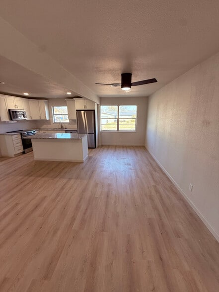 Building Photo - 1200 Chippendale Dr