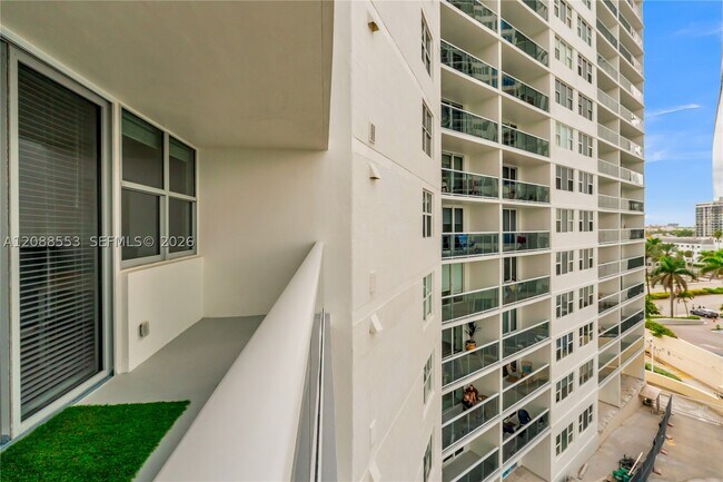 Building Photo - 3180 S Ocean Dr