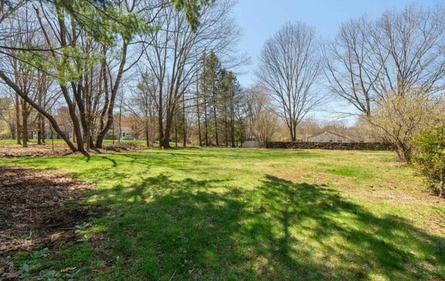 Building Photo - 510 Sagamore Rd