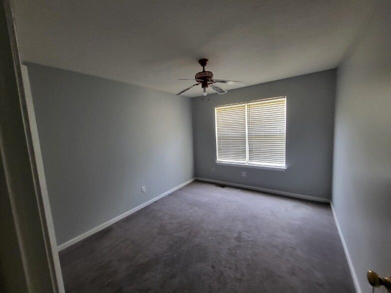 Building Photo - 428 Firebridge Dr