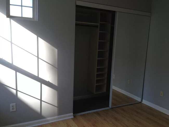 Building Photo - 9124 Shallcross Way