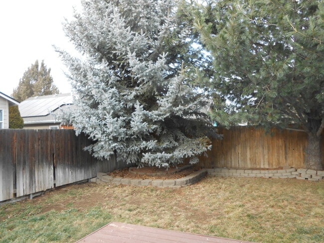 Building Photo - 20946 Lupine Ave
