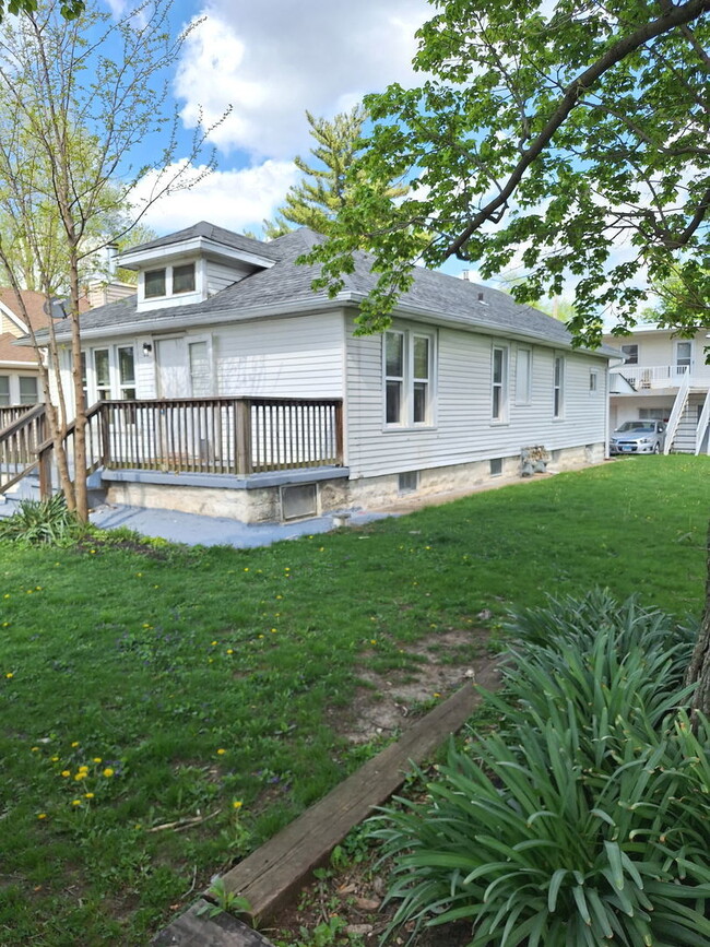 Building Photo - 120 Peale St