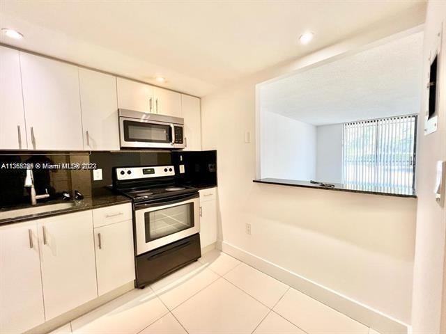 Building Photo - 16950 W Dixie Hwy