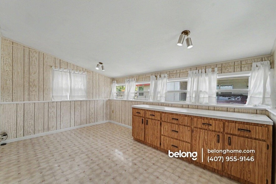 Building Photo - 1010 Glen Ridge Dr
