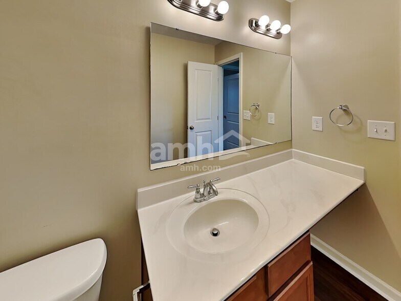 Building Photo - 371 Pulaski Dr SW