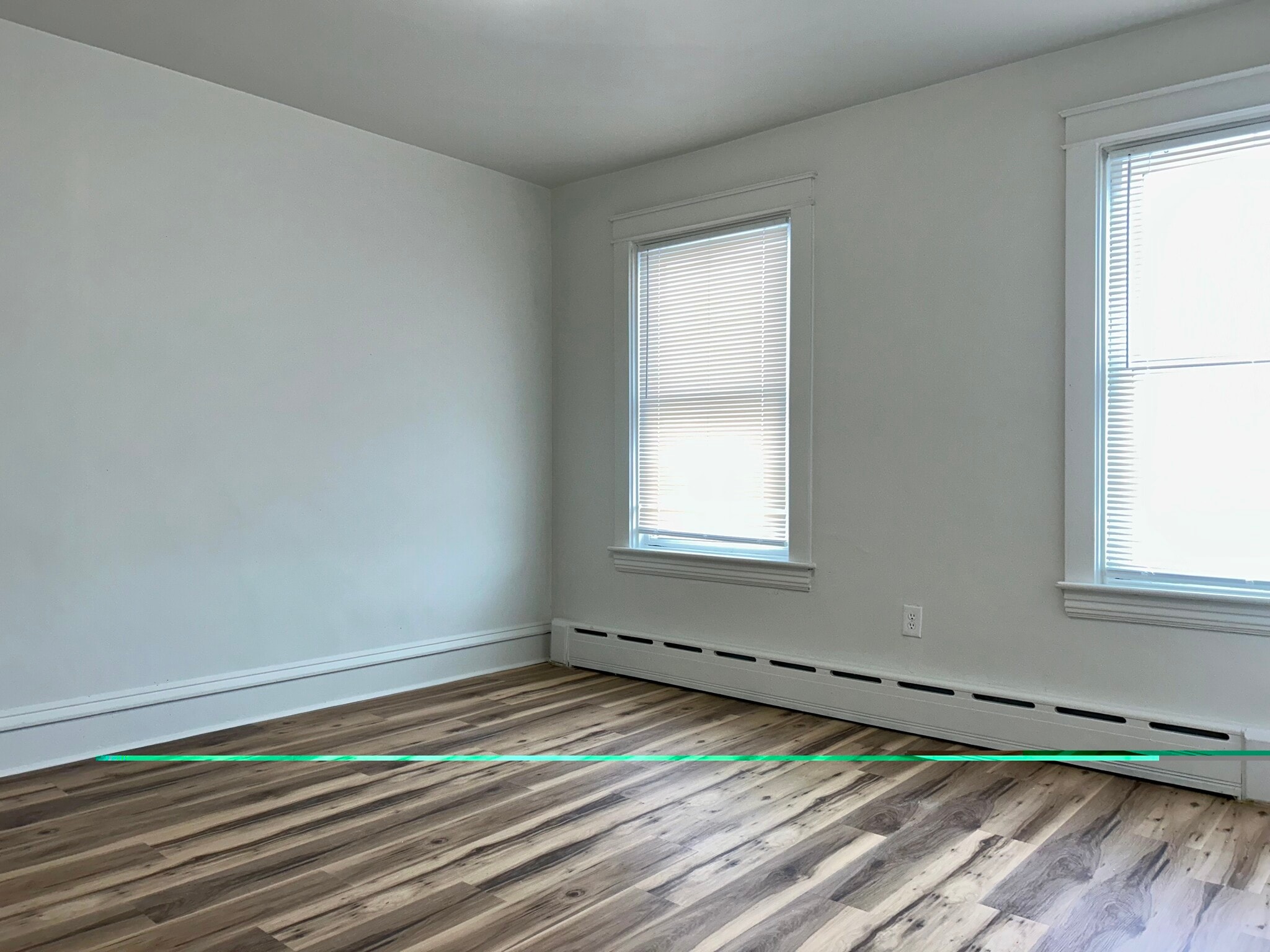 Building Photo - 19 E 3rd St