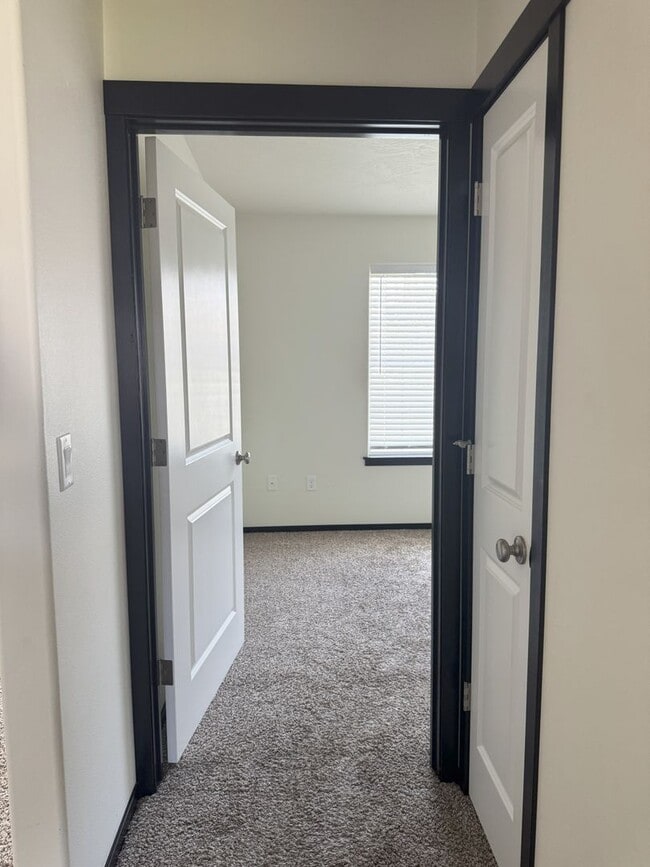 Building Photo - Orchard Terrace Umatilla