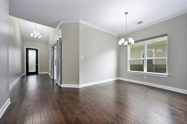 Building Photo - 286 Dayridge Dr