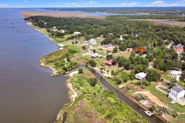 Building Photo - 3 Bedroom Home in Ocean Springs