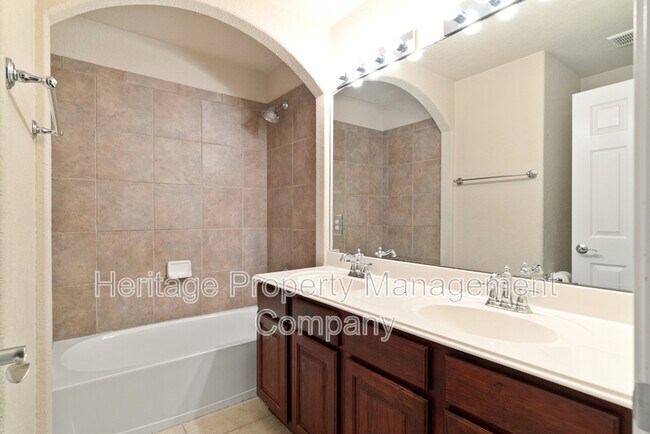 Building Photo - 7110 Hovingham