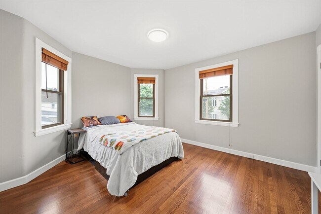 Building Photo - 309 Hillside Ave