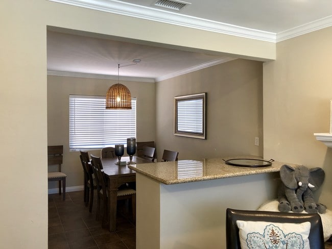 Dining Room - 2018 Plant Ave