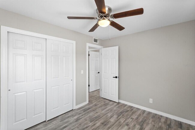 Building Photo - 6802 W Comanche Ave