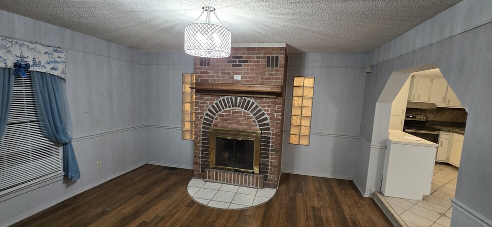 Primary Photo - 4053 Morgan Rd