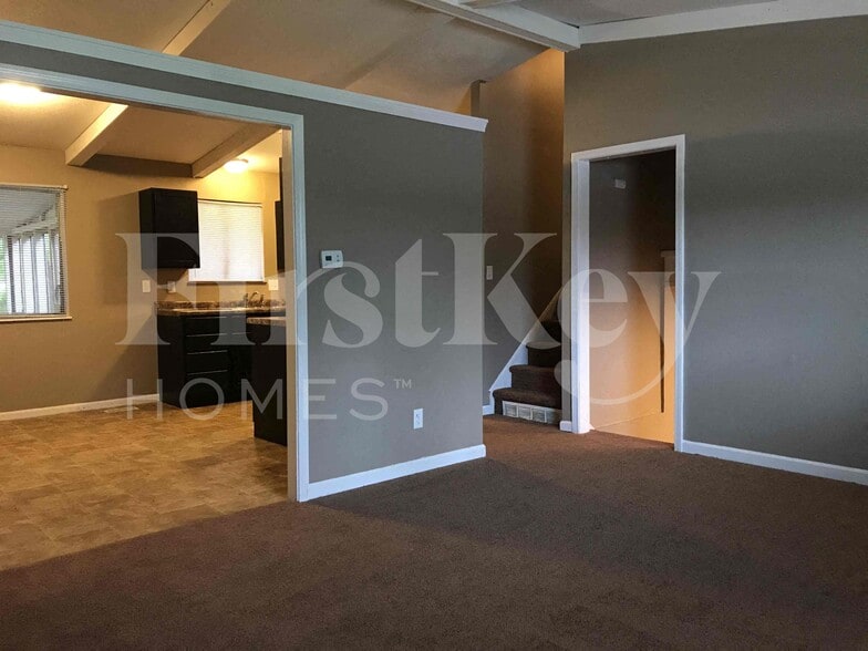 Building Photo - 8101 Railroad Rd