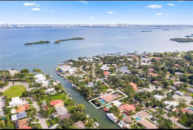 Building Photo - 1025 Belle Meade Island Dr