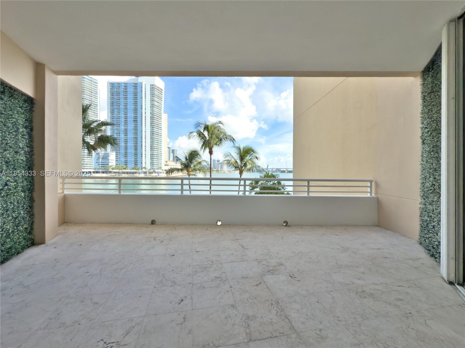 Building Photo - 848 Brickell Key Dr