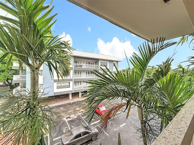 Building Photo - 2424 SE 17th St