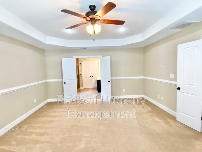 Building Photo - 711 Childs Ave