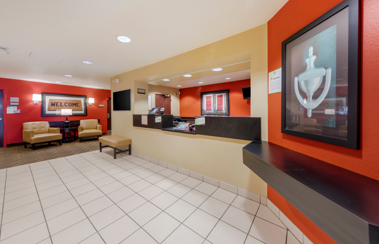 Building Photo - Furnished Studio-Orange County - Huntingto...